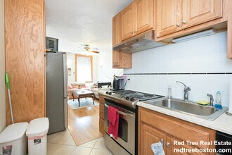 89 Myrtle St, Unit 4 in Boston, MA - Building Photo - Building Photo