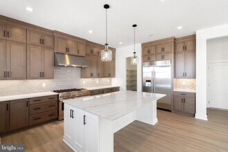 853 N Manchester St in Arlington, VA - Building Photo - Building Photo