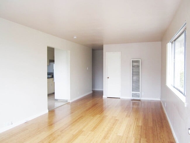 446 Lewis Ln in Pacifica, CA - Building Photo - Building Photo