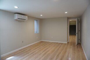 35 August St in Providence, RI - Building Photo