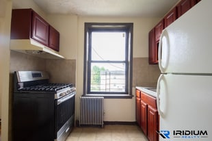 425 Rose Ave in Jersey City, NJ - Building Photo