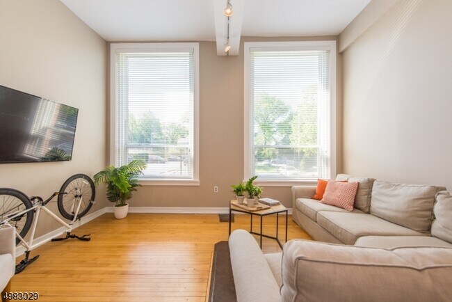 15 Glenridge Ave-Unit -19 in Montclair, NJ - Building Photo - Building Photo