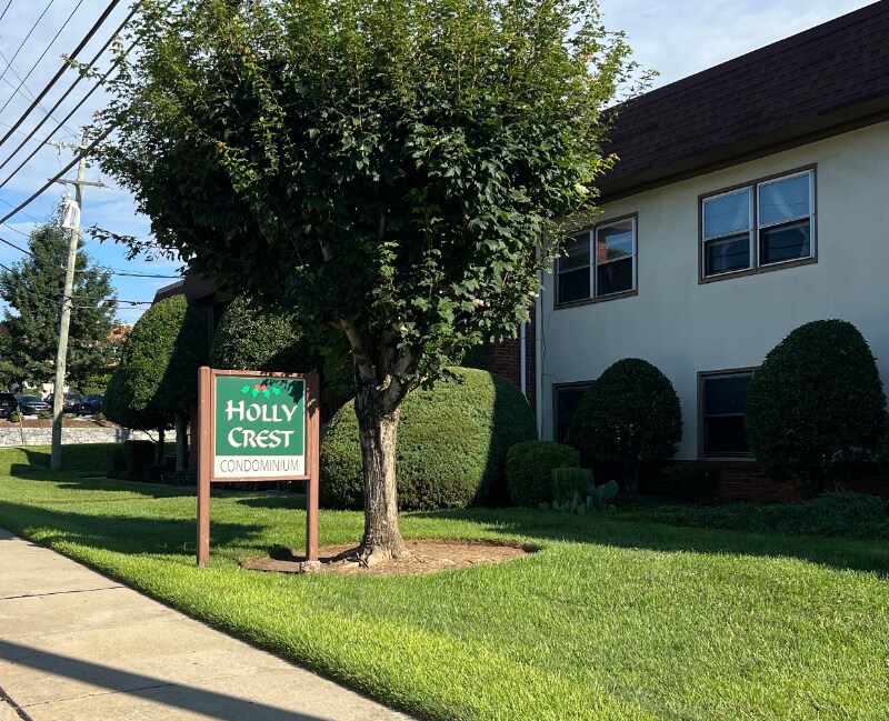 427 6th Ave W in Hendersonville, NC - Foto de edificio