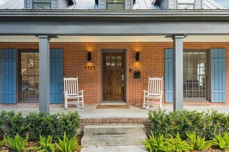 2420 Nottingham St in Houston, TX - Building Photo - Building Photo