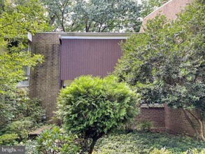 1781 Wainwright Dr in Reston, VA - Foto de edificio - Building Photo