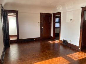 2970 N 37th St, Unit 2972 N 37th Street in Milwaukee, WI - Foto de edificio - Building Photo