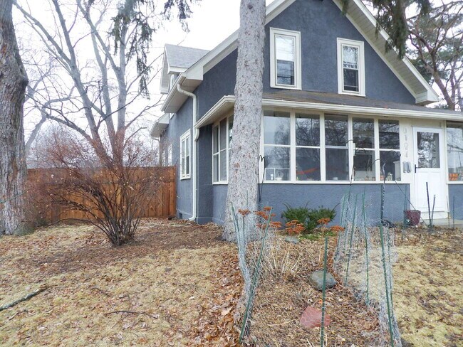 6124 4th Ave S in Minneapolis, MN - Building Photo - Building Photo