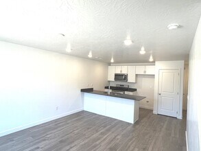 3303 E Elkhorn Ln in Washington, UT - Building Photo - Building Photo