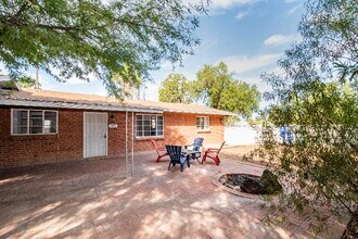 2402 E Copper St in Tucson, AZ - Building Photo - Building Photo