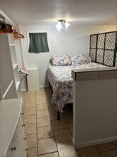 1409 N 40th St, Unit B in Seattle, WA - Foto de edificio - Building Photo