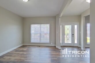 218 Roxbury Dr in O'Fallon, MO - Building Photo - Building Photo