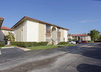 Cypress Trace Condo in Coral Springs, FL - Building Photo - Building Photo