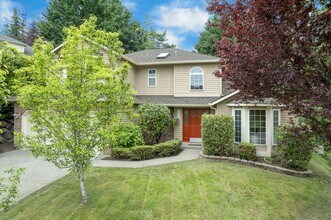 24417 SE 46th St in Issaquah, WA - Building Photo - Building Photo