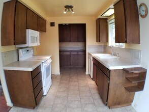 5924 114th Pl SE in Bellevue, WA - Building Photo - Building Photo