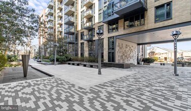 8300 Wisconsin Ave in Bethesda, MD - Building Photo - Building Photo