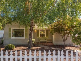 7741 Greenly Dr in Oakland, CA - Building Photo