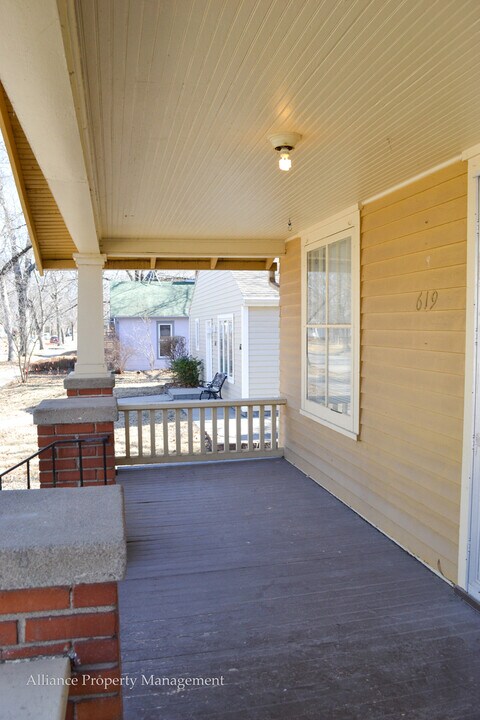 619 Moro St in Manhattan, KS - Building Photo