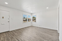 Hesperian Townhomes in San Leandro, CA - Foto de edificio - Building Photo