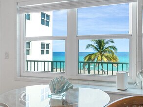 2600 N Surf Rd in Hollywood, FL - Building Photo - Building Photo