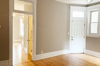 835 N Damen Ave, Unit 1 R in Chicago, IL - Building Photo - Building Photo