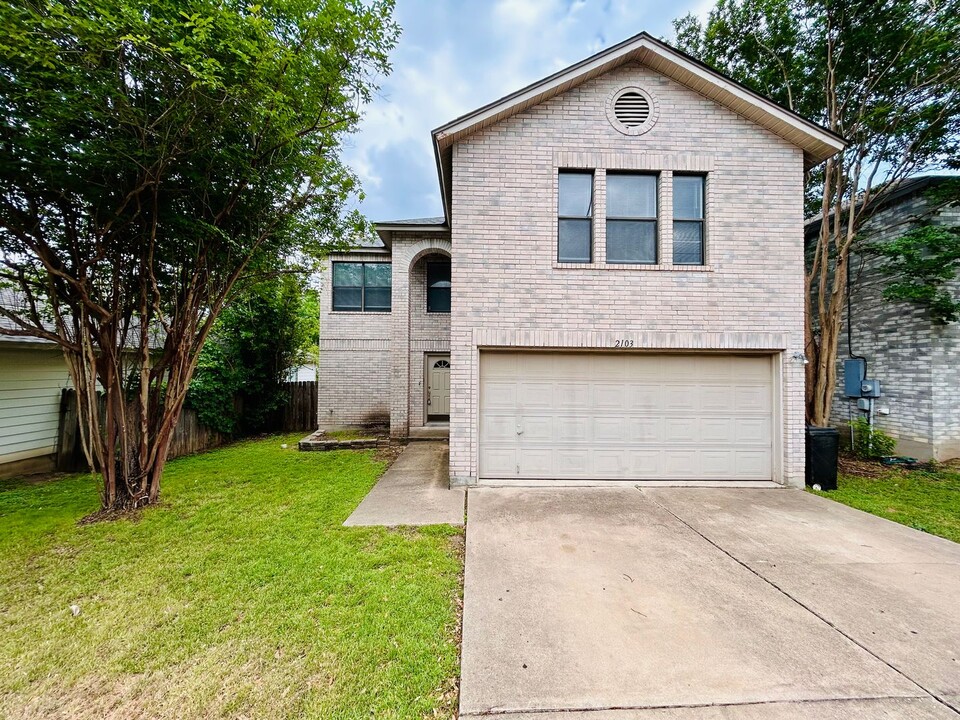 2103 Deer Creek Trail in Round Rock, TX - Building Photo