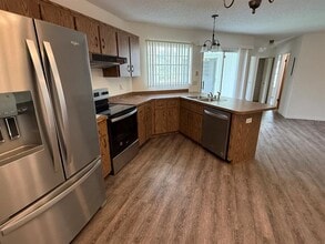 210 Fernwood St in Leesburg, FL - Building Photo - Building Photo
