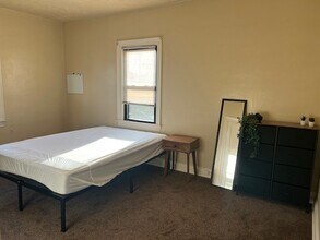 1648 Shelbourne St, Unit 2 in Teaneck, NJ - Foto de edificio - Building Photo