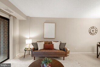 2100 Langston Blvd. in Arlington, VA - Building Photo - Building Photo