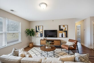 Clifton Place Apartments in Burlington, NC - Building Photo - Building Photo