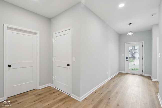 8355 Fieldfare Way in Indianapolis, IN - Building Photo - Building Photo