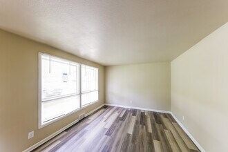 7708 Saxon Dr SW in Huntsville, AL - Building Photo - Building Photo
