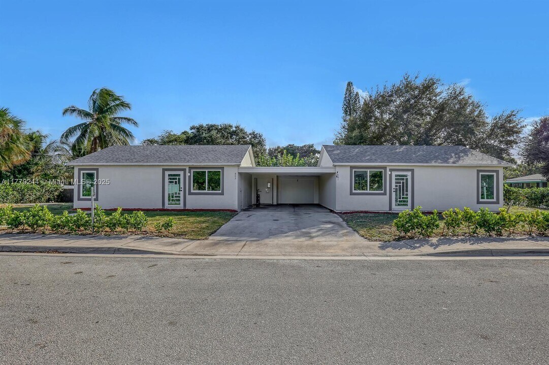 802 S M St in Lake Worth Beach, FL - Building Photo