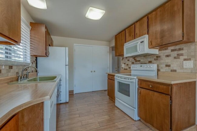 3061 Meadowlands Dr in Sparks, NV - Building Photo - Building Photo