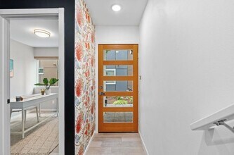 5915B California Ave SW in Seattle, WA - Building Photo - Building Photo