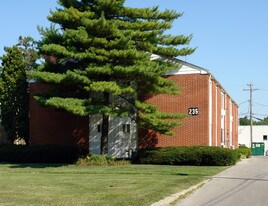 235 W Indiana Ave in Perrysburg, OH - Building Photo