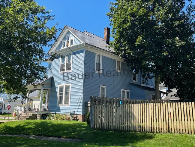 402-402.5-4025 Carroll St in Ashland, OH - Building Photo - Building Photo