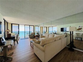 9900 S Ocean Dr in Jensen Beach, FL - Building Photo