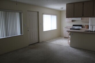 1601 Big Tree Rd in South Daytona, FL - Building Photo - Building Photo