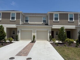 11820 Glenside Ter in Palmetto, FL - Building Photo