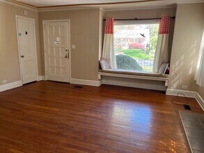 905 Demerius St, Unit 905 A Demerius St. in Durham, NC - Foto de edificio - Building Photo