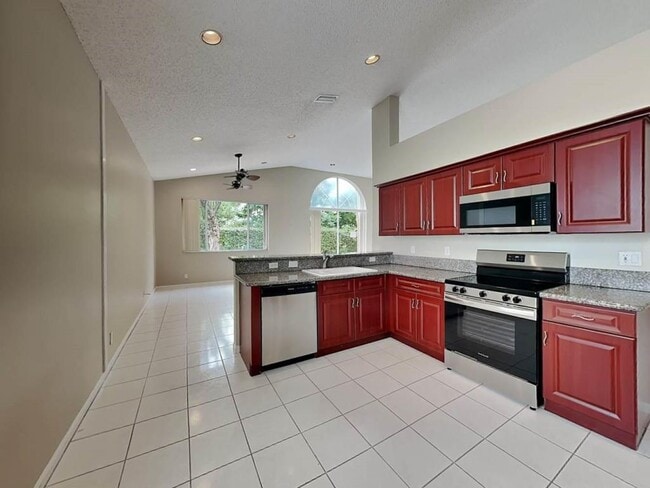 4095 NW 79th Ave