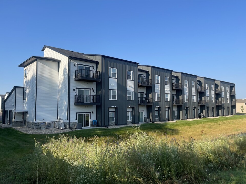 The Brett - Lavish Living in Sioux Falls, SD - Foto de edificio