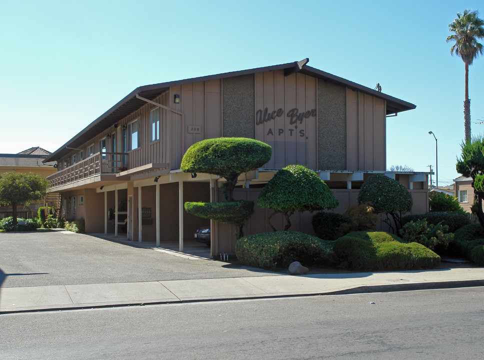 209 Brennan St in Watsonville, CA - Building Photo