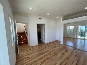 610 Cross Ave in Los Angeles, CA - Building Photo - Building Photo