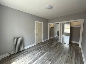 6956 N Ashland Ave in Chicago, IL - Building Photo - Building Photo