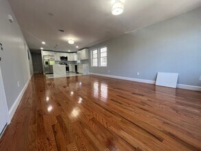 72 Roanoke St in Providence, RI - Building Photo - Building Photo