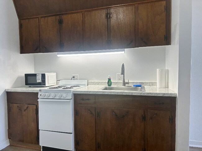 1708 Holloman Dr-Unit -Apt. #3 in Port Lavaca, TX - Building Photo - Building Photo