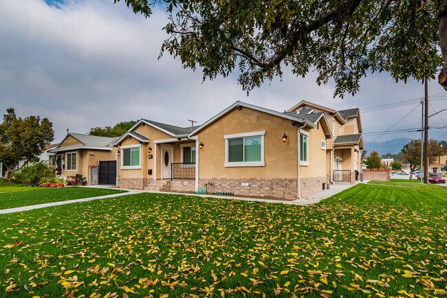 1400 Leland Way, Unit 1 in Burbank, CA - Building Photo - Building Photo