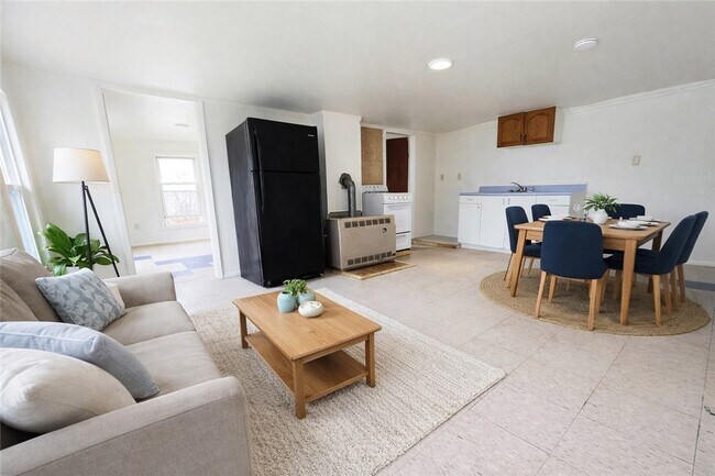 130 E Elisha St in Waterloo, NY - Foto de edificio - Building Photo