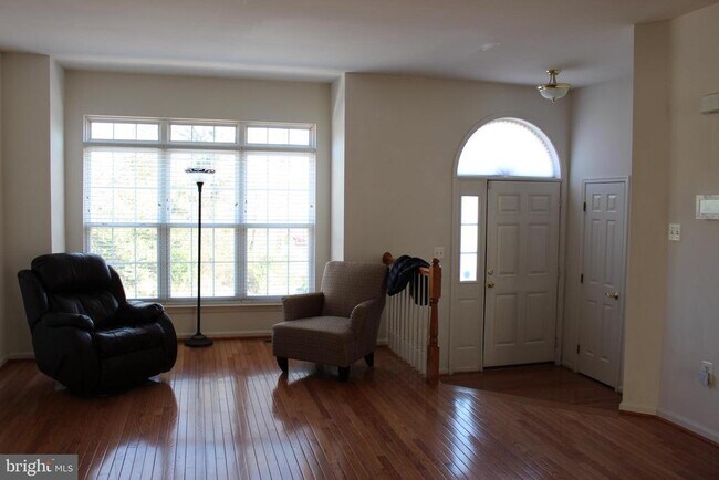 7337 Oldham Leeds Way in Springfield, VA - Building Photo - Building Photo